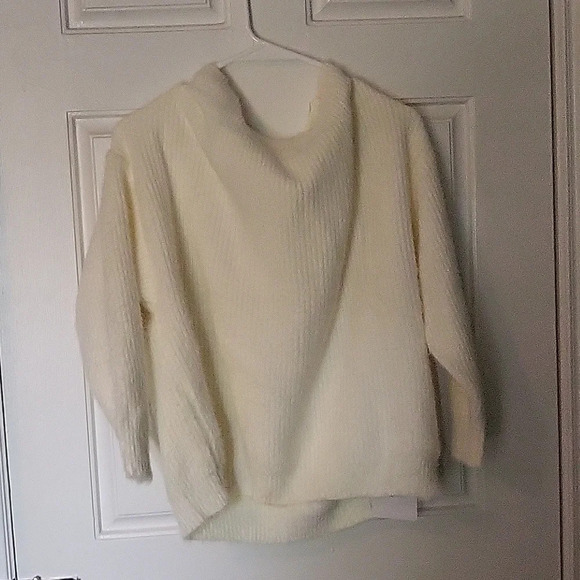 Shein Curve Off the Shoulder Sweater - Picture 1 of 2
